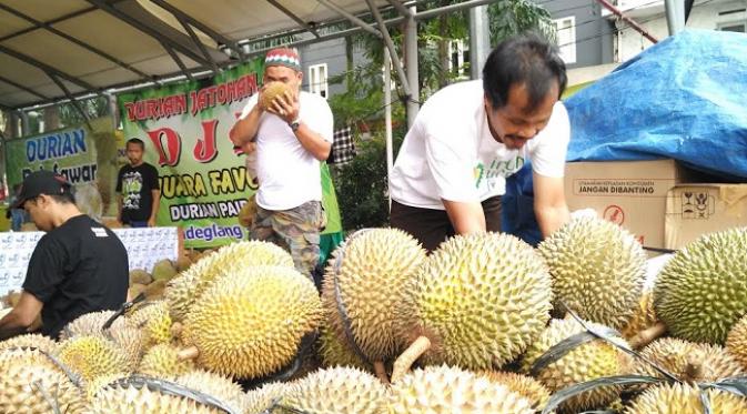 Kontes Durian pada Durian Fair 2016 di Jakarta