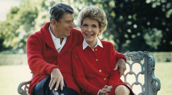 'First Lady' ke-40 Amerika Serikat, Nancy Reagan wafat pada usia 94 tahun di kediamannya di Los Angeles, Minggu (6/3/2016).