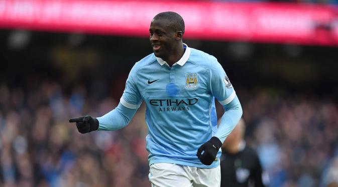 Kapten Manchester City, Yaya Toure mencetak satu gol saat timnya menang telak 4-0 atas Aston Villa pada lanjutan Liga Inggris pekan ke-29.  (AFP/Paul Ellis)