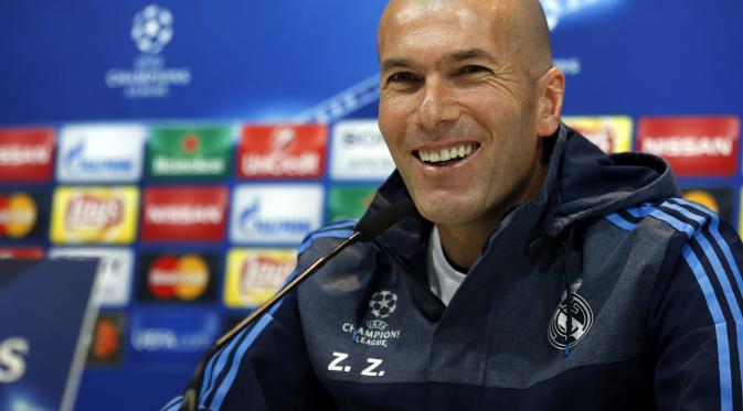 Marcello Lippi meremehkan kualitas Zinedine Zidane sebagai pelatih Real Madrid. (EPA/J.J Guillen)