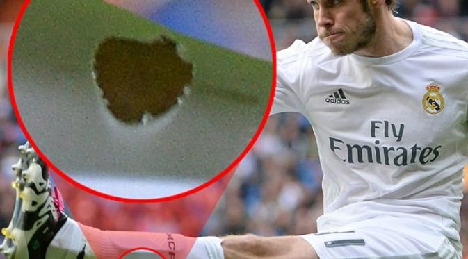Gareth Bale menjalani laga melawan Celta Vigo di Stadion Santiago Bernabeu dengan mengenakan kaus kaki bolong. (Daily Mail)