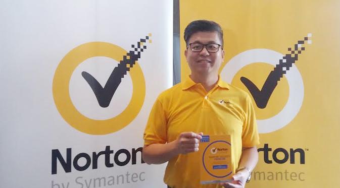 Direktur Norton Consumer and Small Business Kawasan Asia Choon Hoon Chee usai presentasi mengenai hasil survei Norton di Jakarta, Selasa (8/3/2016). (Liputan6.com/Agustin Setyo Wardani)