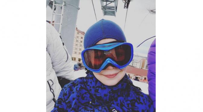 Isabella pemain Elif bermain ski (instagram)