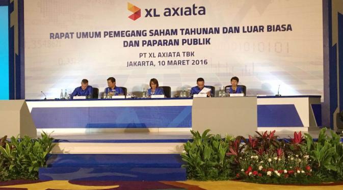 Jajaran direksi XL Axiata saat Paparan Publik usai Rapat Umum Pemegang Saham Luar Biasa (RUPSLB) di Jakarta, Kamis (10/3/2016). (Liputan6.com/Corry Anestia)