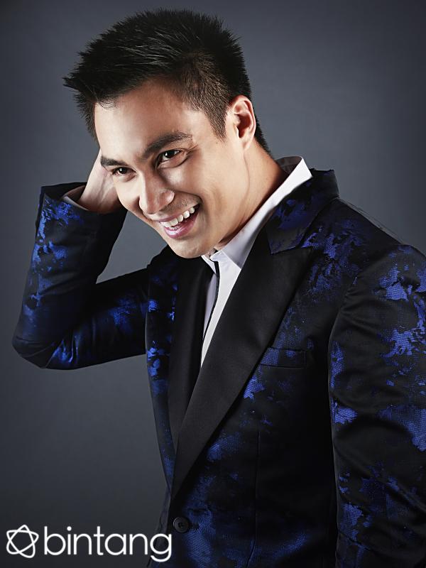 Baim Wong. (Fotografer: Deki Prayoga, Digital Imaging: Denti Ebtaviani, Wardrobe: Renzi Lazuardi (Jas), Antoni Morato (Kemeja dan celana), Make up: First, Bintang.com)