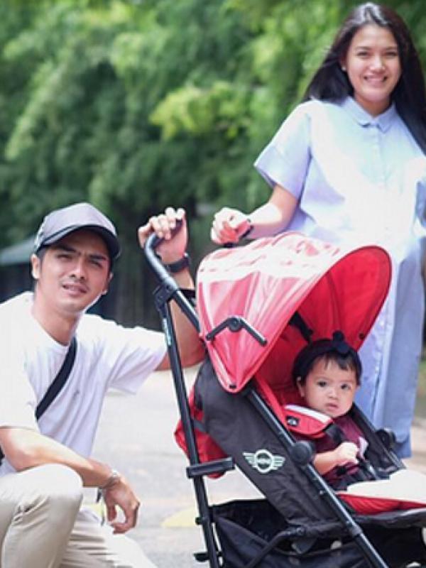 Ricky Harun dan keluarga. (Instagram)