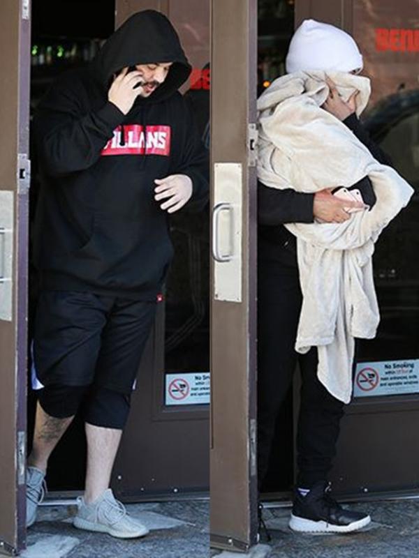 Rob Kardashian dan Blac Chyna (via tmz.com)