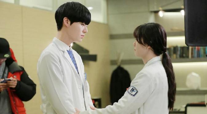 Berikut ini adalah adegan romantis antara Ahn Jae Hyun dan Goo Hye Sun