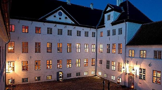 Dragsholm Slot di Denmark (sumber Elitereaders.com)