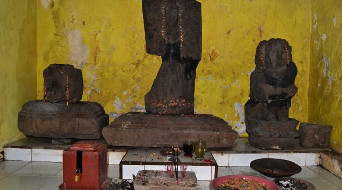 Arca Hindu peninggalan Kerajaan Majapahit di Taman Wisata Wendit, Kecamatan Pakis, Kabupaten Malang, Jawa Timur. (Liputan6.com/Zainul Arifin)