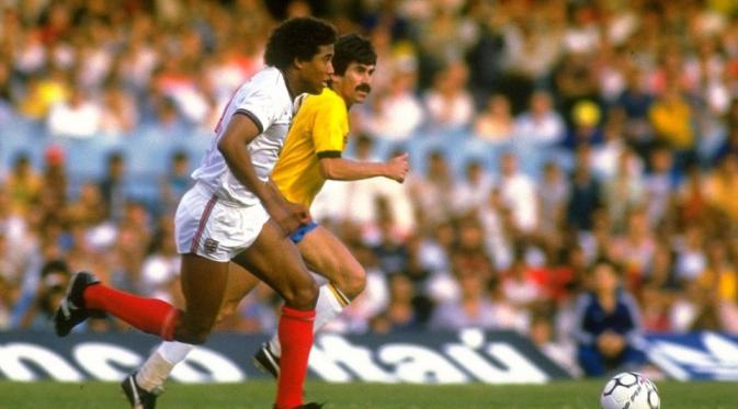 Seragam tandang yang dikenakan Inggris saat menghadapi Brasil di Stadion Maracana pada 1984. (Daily Mail).