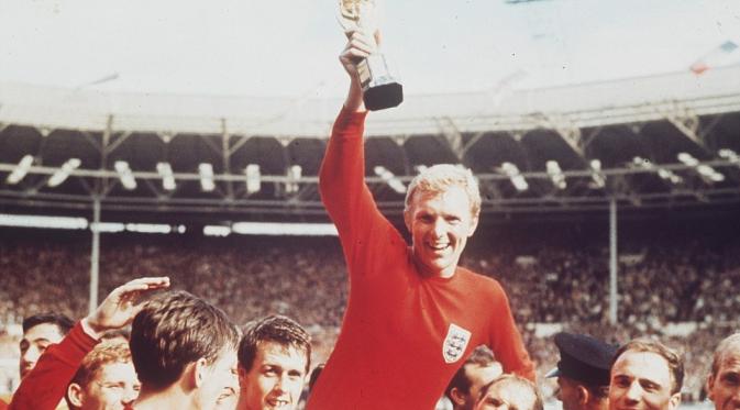 Seragam kandang timnas Inggris saat menjuarai Piala Dunia 1966. (Daily Mail).