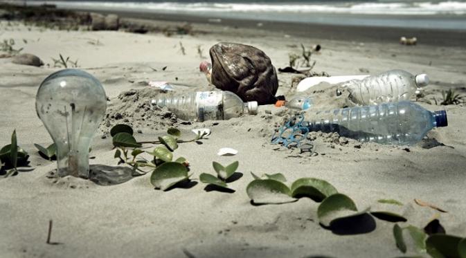 2 Remaja Ini Sukses Kampanyekan Pelarangan Tas Plastik di Bali. Sumber : mymodernmet.com