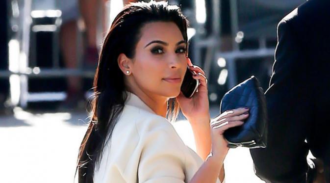 Kim Kardashian gunakan tas senilai ratusan juta untuk menaruh diaper dan jajanan North West. 