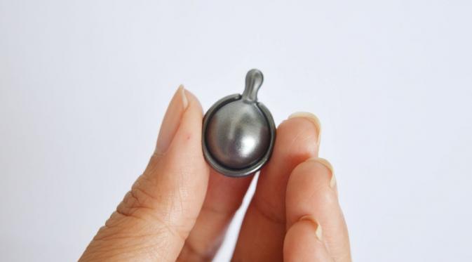 Menggunakan vitamin rambut untuk rambut kusut. (via: istimewa)