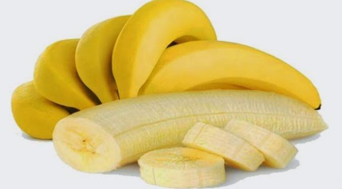 Meluruskan rambut dengan pisang. (via: istimewa)