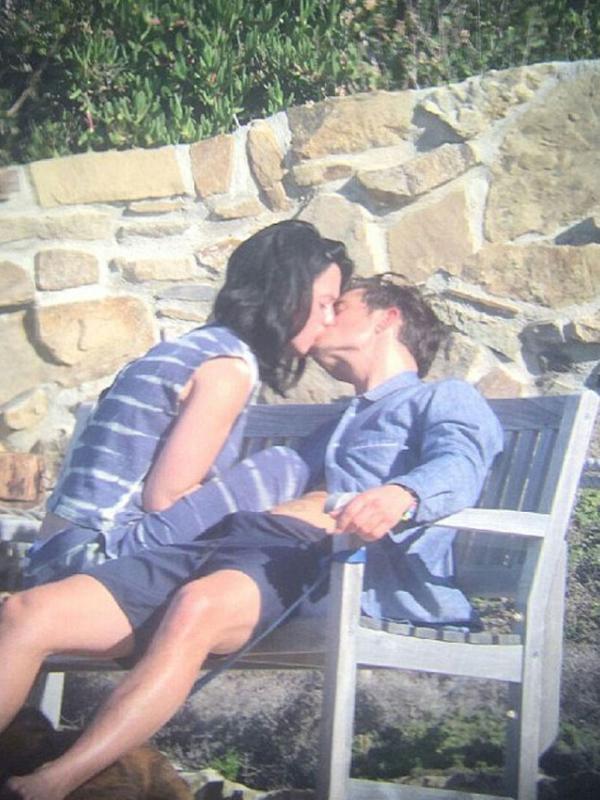 Katy Perry dan Orlando Bloom (via dailymail.co.uk)