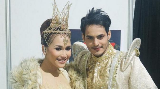 Ayu Ting Ting dan Ravi Bhatia. (Instagram @ravi.bhatia)