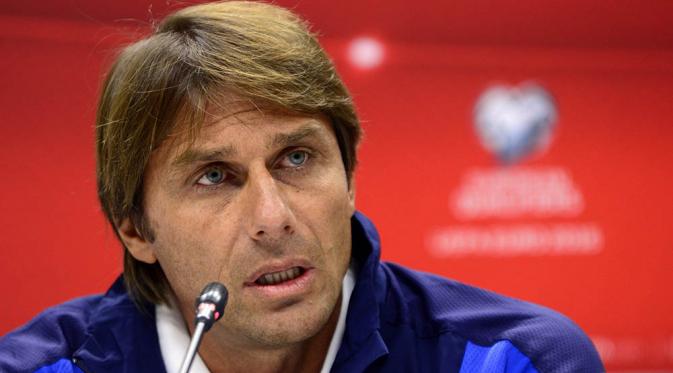 5 Fakta Mengejutkan Antonio Conte, pelatih baru Chelsea. (EPA/Peter Powell)