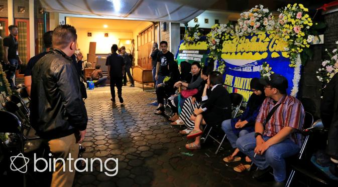 Suasana di kediaman ayah Ariel NOAH (Adrian Putra/Bintang.com)