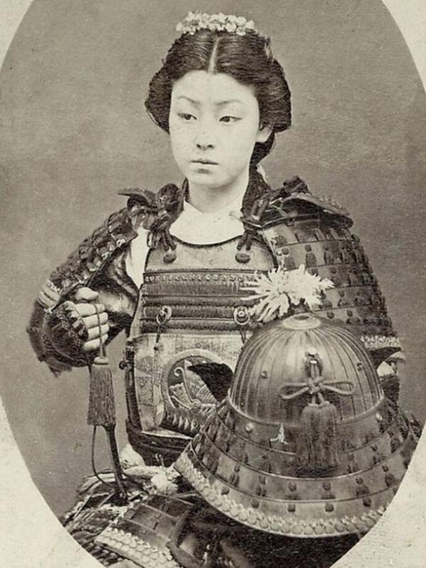 Japan Female-warrior (Via: boredpanda.com)