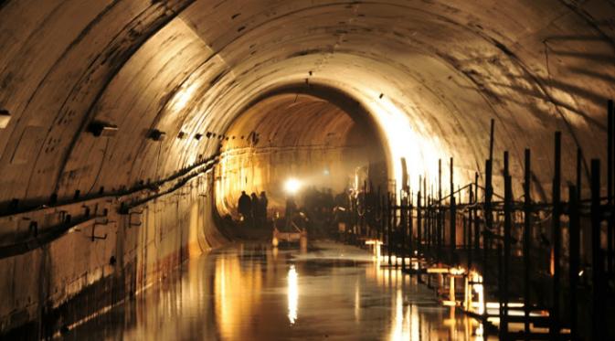 Salah satu terowongan di Bourbon Tunnel, Napoli, Italia (Foto: galleriaborbonica.com).