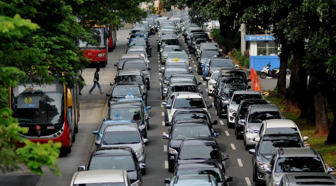Kondisi Jalan Semanggi menuju Thamrin, Jakarta saat uji coba penghapusan 3 in 1 (Liputan6.com/ Gempur M Surya)