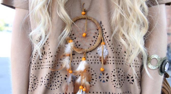 Kalung dreamcatcher. (via: borneobe.com)