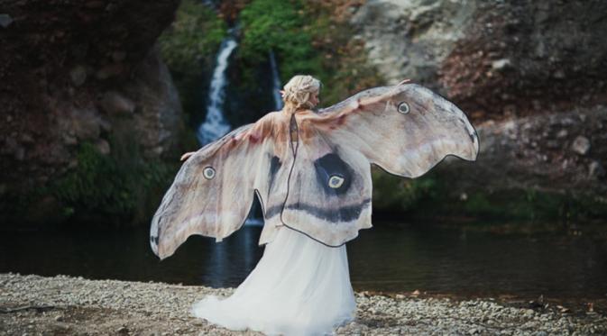 Begini jadinya kalau kamu bergaya seperti kupu-kupu. (via: boredpanda.com)