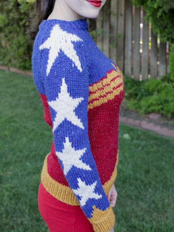 Pakai sweater ini, kamu serasa jadi wonder women. Waw! (via: boredpanda.com)