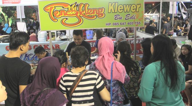 Salah satu stand yang menjual tengkleng Solo diserbu pengunjung. (Liputan6.com/Reza Kuncoro)