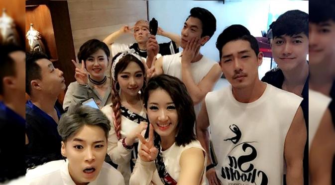 Tim penari 'Sachoom' dari Seoul,Korsel pentas di acara Korea Festival 2016 
