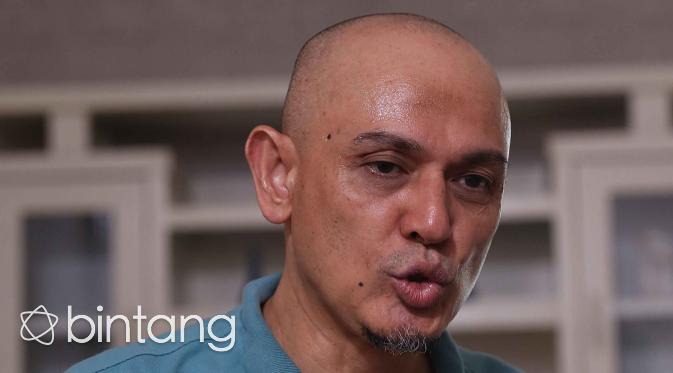 Hengky disela-sela syuting film 3 Pilihan Hidup di kawasan Pejaten, Jakarta Selatan, Jumat (8/4) mengaku ingin menjadi bagian pemerintah dalam memerangi narkoba. (Nurwahyunan/Bintang.com)