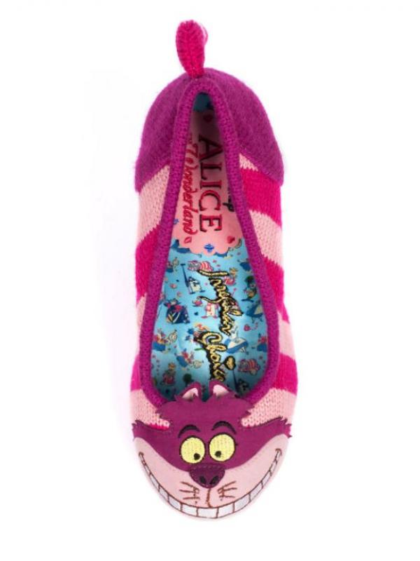 Sepatu yang terinspirasi oleh 'Alice In Wonderland'. (via: boredpanda.com)