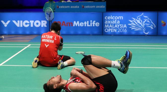 Ganda campuran Indonesia Tontowi Ahmad/Liliyana Natsir mengalahkan pasangan tuan rumah, Chan Peng Soon/Goh Liu Ying, di final Malaysia Open Super Series Premier 2016, Minggu (10/4/2016). (Liputan6.com/Humas PP PBSI)