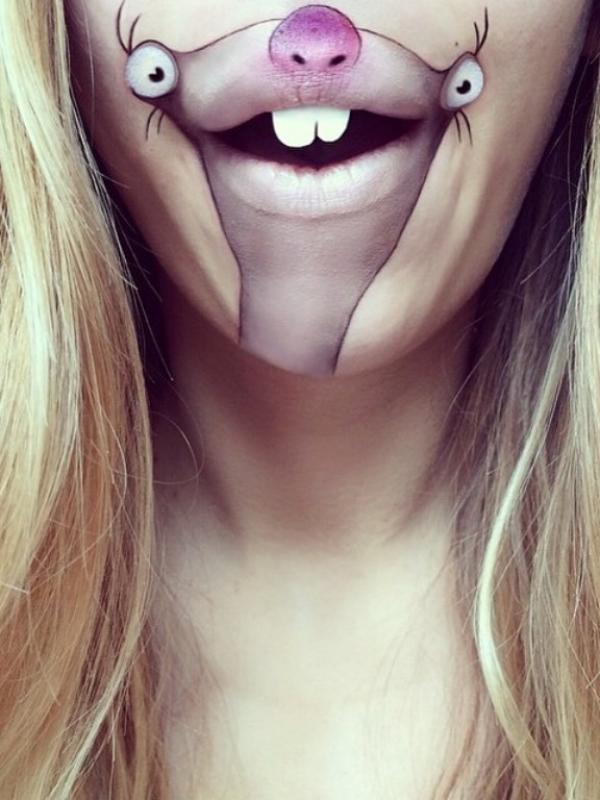 Lip-art kartun ini dijamin 100% sama dengan tokoh kartun aslinya. (via: boredpanda)