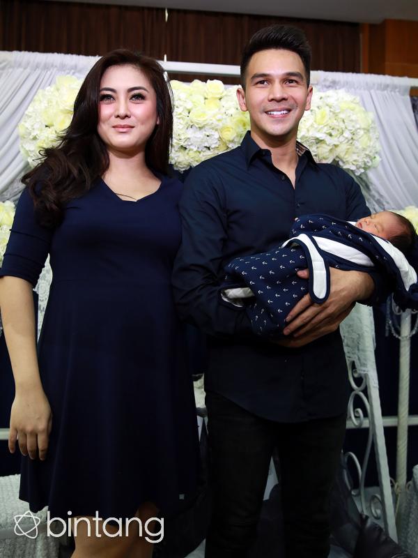 Pasangan ini baru saja dikaruniai anak ketiga, pada Sabtu (9/4/2016) di Rumah Sakit Bunda, Menteng, Jakarta Pusat. (Deki Prayoga/Bintang.com)