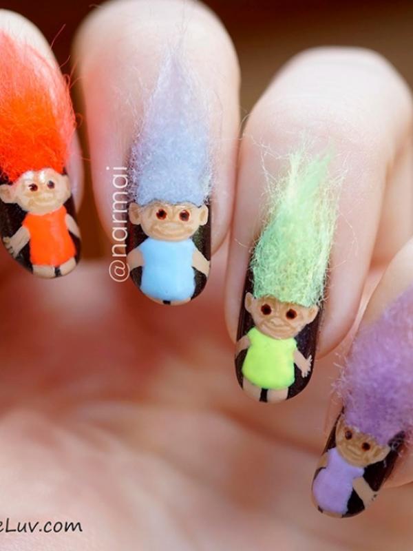 Nail art yang bikin kamu menyesal kalau kamu nggak mencobanya. (via: boredpanda.com)