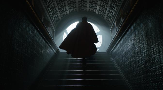 Penampakan Doctor Strange di film. (comingsoon.net)