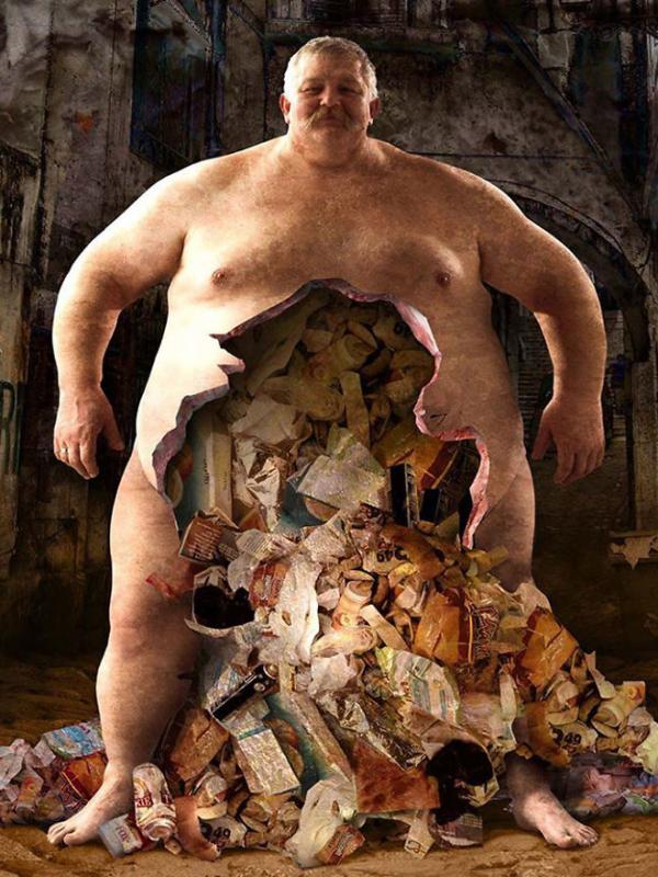 Isi perut manusia adalah sampah. Apa saja dimakan tanpa memperhatikan kesehatan. (Via: boredpanda.com)