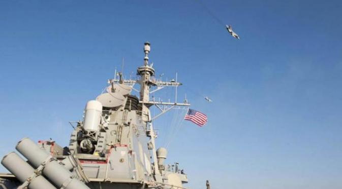 Jet Rusia Lakukan 'Simulasi Serangan' Dekat Kapal Perang AS (Reuters)