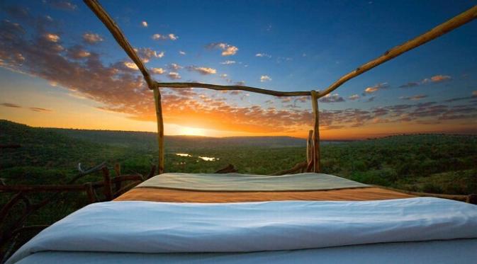 Mengusung konsep hotel sejuta bintang, Louisaba dibangun di tengah lahan pribadi dengan luas 60 ribu hektar di Kenya. 
