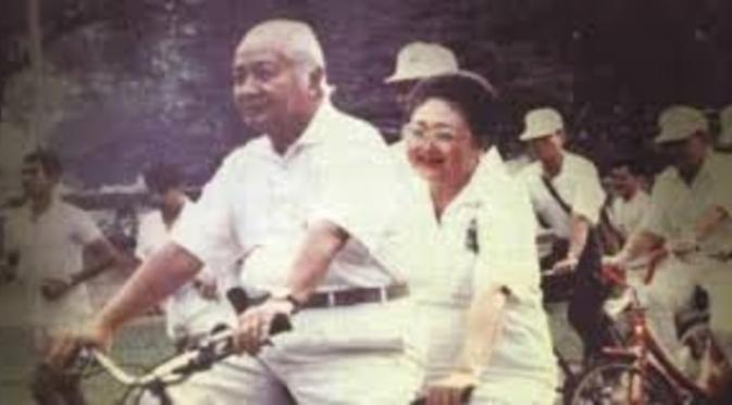 Presiden RI ke-2 HM Soeharto dan Tien Soeharto | Via: istimewa