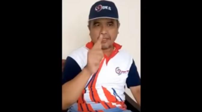 Seorang bernama Imam Supriadi mengaku sebagai auditor BPK merekam video menantang Gubernur DKI Jakarta Ahok untuk berduel sampai mampus.