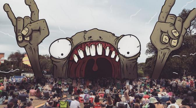 Monster di sebuah festival. (Via: boredpanda.com)