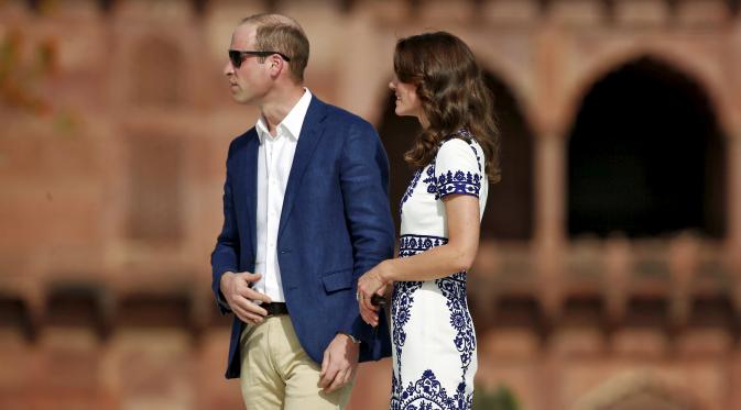 Dari Bhutan, Pangeran William dan istrinya mengunjungi Taj Mahal (Reuters)