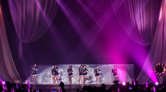 Girls Generation saat menggelar konser Girls' Generation Phantasia 4th Tour in Jakarta, Sabtu (16/4/2016). (foto: Mecimapro)