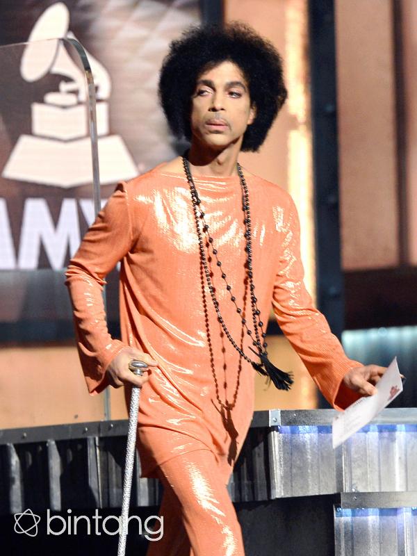 Sumber terdekat menambahkan bahwa, Prince disarankan berdiam dirumah sakit selama 24 jam untuk kondisinya agar semakin membaik. (AFP/Bintang.com)