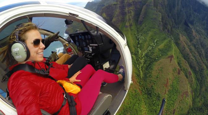 Terkagum oleh ketinggian di Na Pali Coastline, Hawaii. (Kelly Ortel)