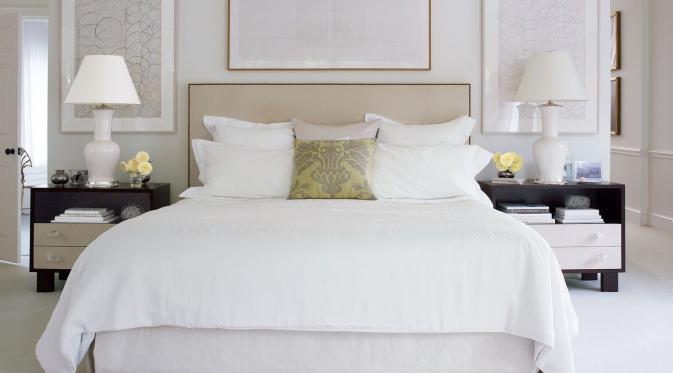 Ini dia rahasia warna seprai tempat tidur tetap putih bersih. Foto: Huffingtonpost.com/ Francesco Lagnese